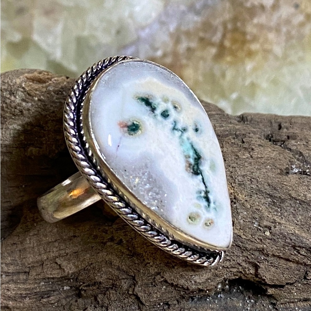 WHITE SOLAR QUARTZ GEMSTONE Ring, beautiful green inclusions & sugar druzy!